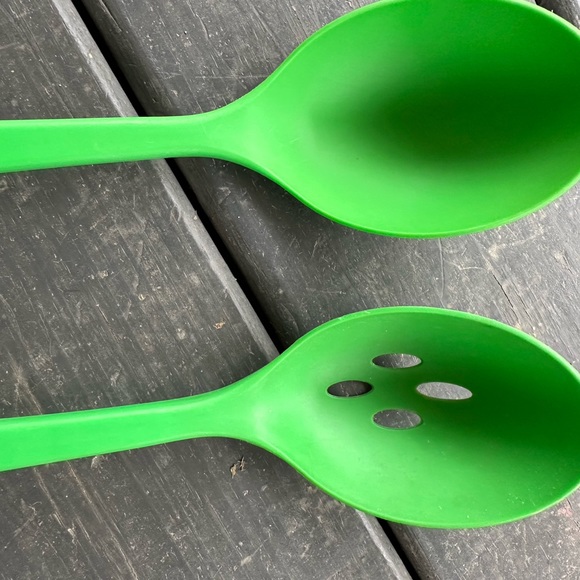 2 green ladle spoons! Like new! - Picture 2 of 6